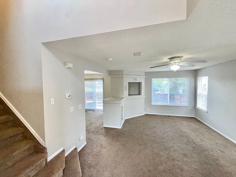 4899 Saddle Ridge Dr — Photo 2