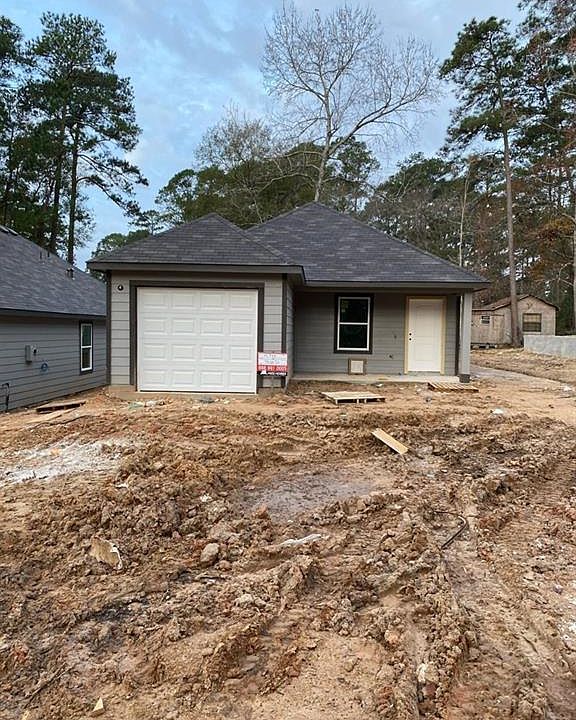 1st image of 15755 Pecan Dr