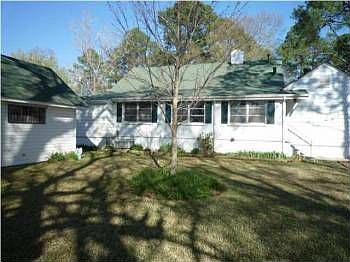 2nd image of 2216 Country Club Dr