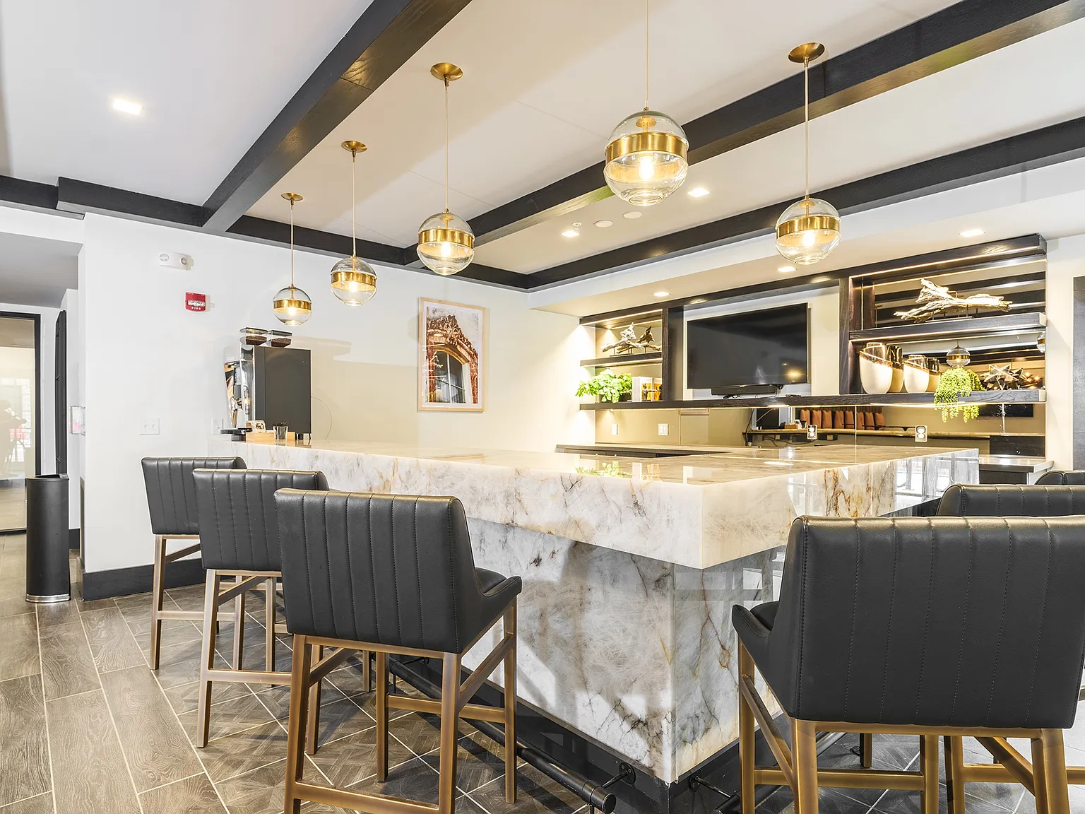 Capital Collective Luxury Apartments — Photo 3