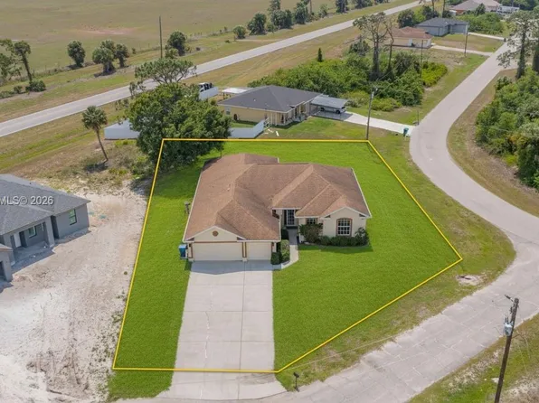 3002 Balsam Ct, Labelle, FL 33935