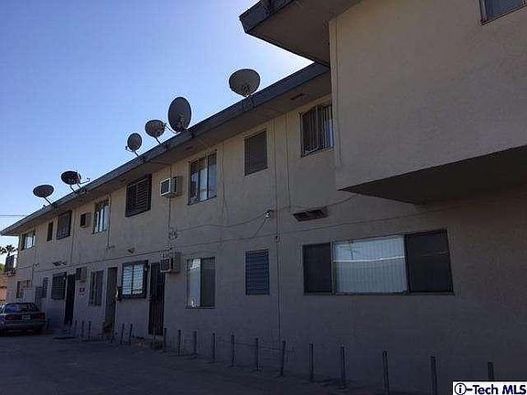 5th image of 204 S Mission Dr