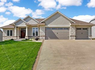 2845 Wildflower Rd, Cedar Rapids, IA 52411