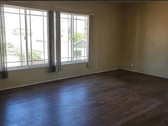 4th image of 3616 W 61st St #1/2