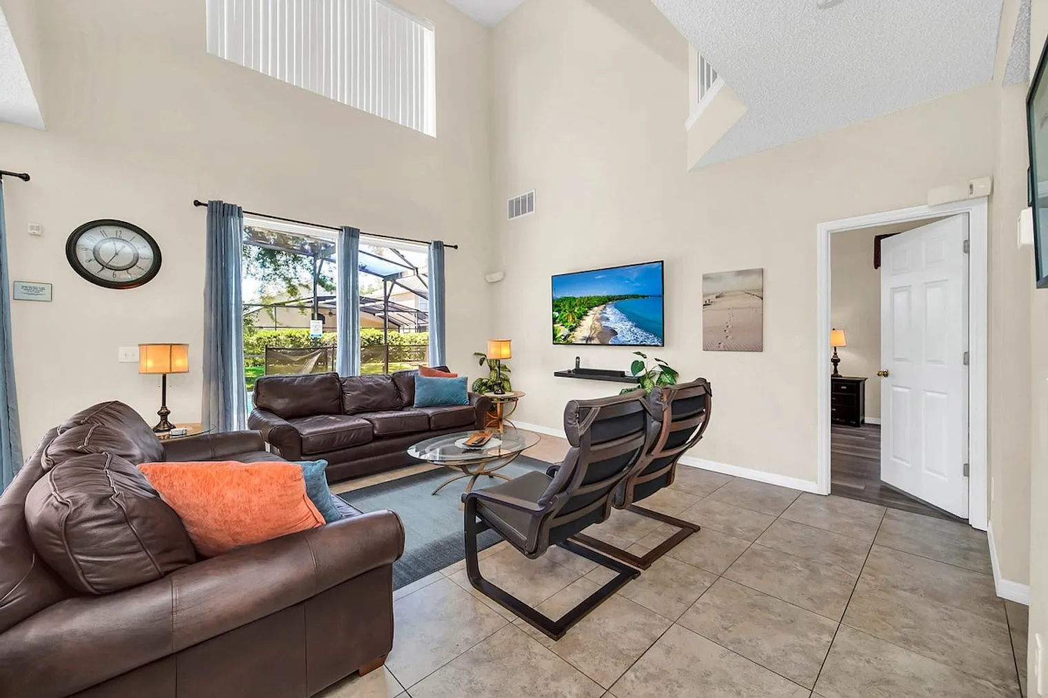 7 bed, 4.0 bath, 2884 sqft, $5,825 — Photo 1