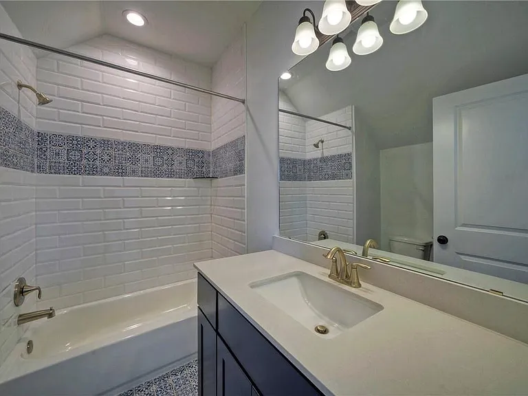 1010 Grant Wood Ave — Photo 25