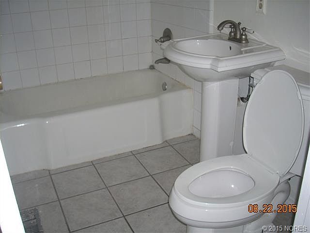 2nd image of 438 S 70th Ave E