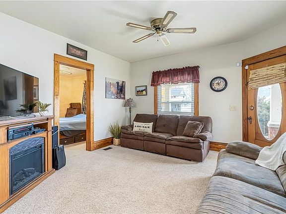 3rd image of 335 W Elm St