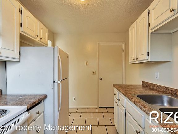 5th image of 2726 S Edison St #8990430