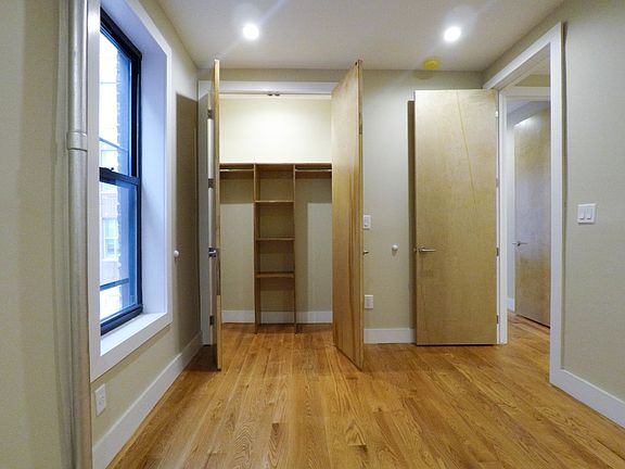 4th image of 1473 Pacific St APT 11