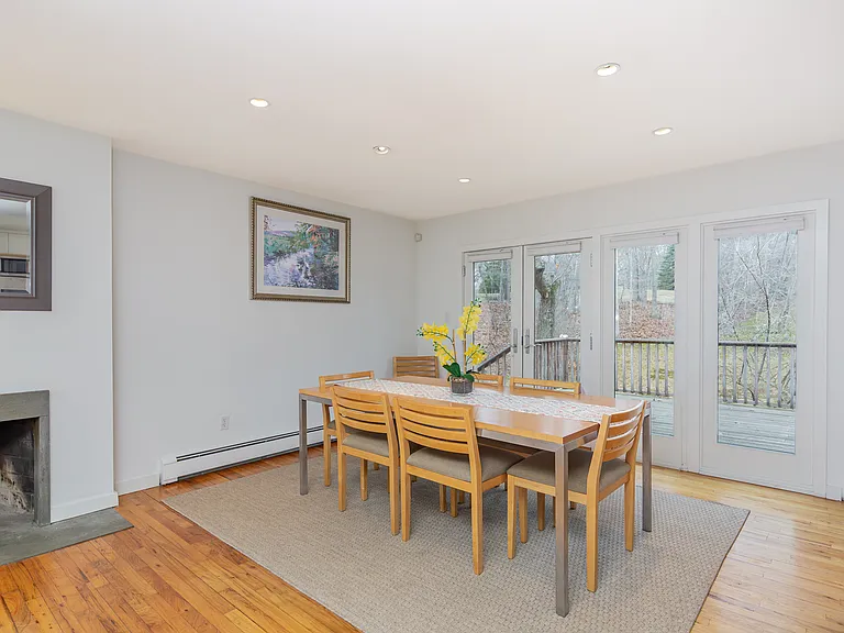 Gardiners Bay Dr — Photo 7