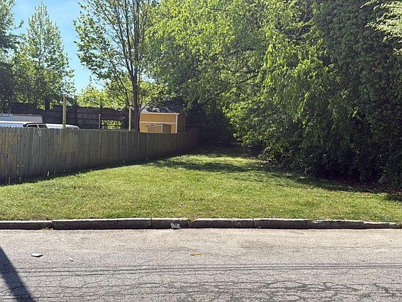 3rd image of 0 Ezzard St SE