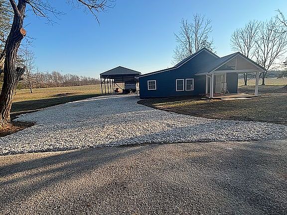 2nd image of 2905 Montgomery Rd SE