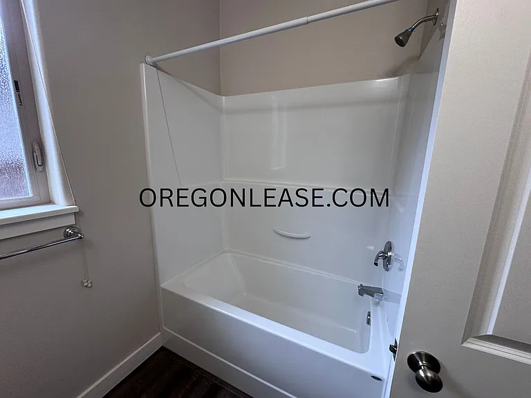 985 Lorella Ave — Photo 15