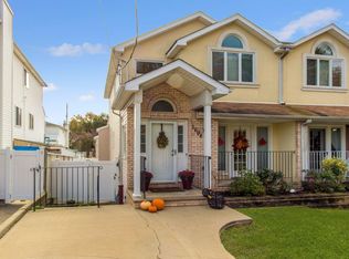 1604 Woodrow Rd, Staten Island, NY 10309