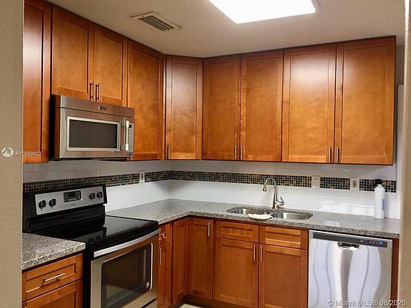 2nd image of 2837 SW 38th Ct #2837