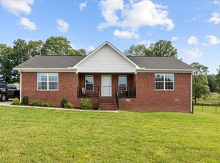 1050 Glendale Dr, Dickson, TN 37055