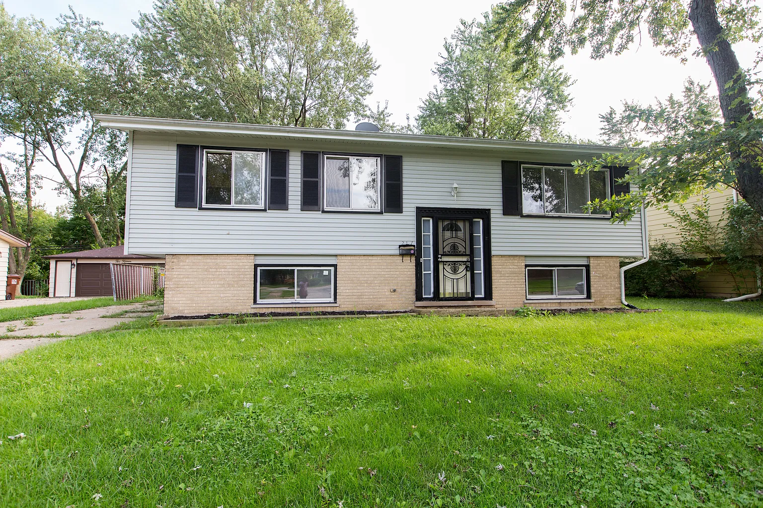 217 Hickory St photo 1