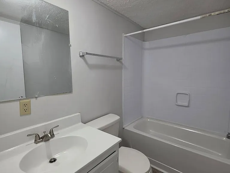 1133 Pickett Rd #6 — Photo 12