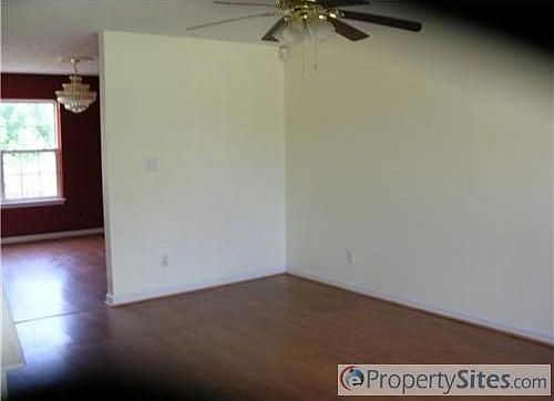 5th image of 302 Brittania Dr