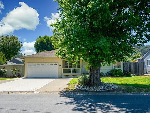 3rd image of 203 El Prado Avenue