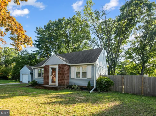 84 Oak Ave, Blackwood, NJ 08012