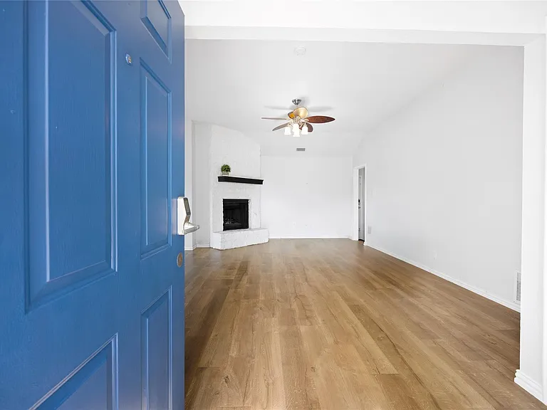 2209 Stirrup Dr — Photo 2