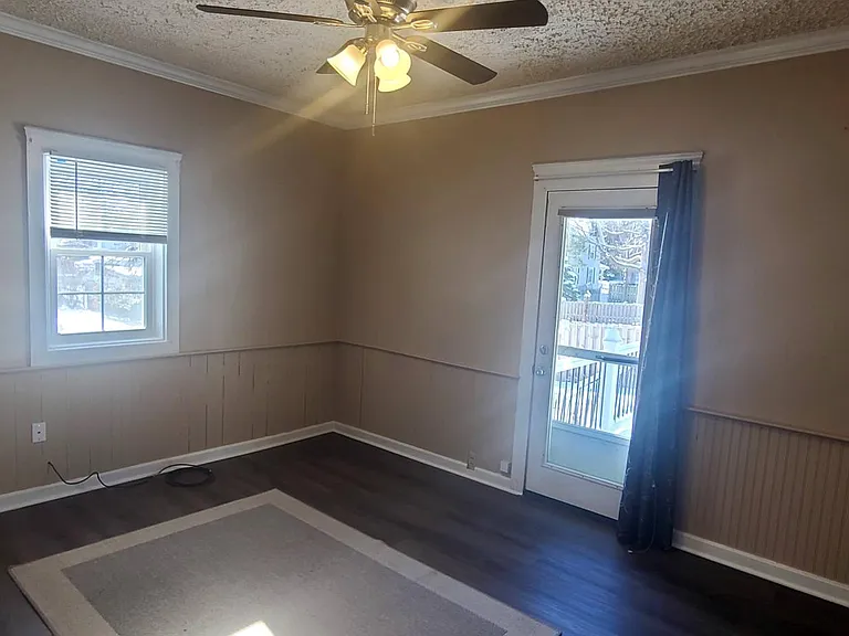 403 W Washington St — Photo 2