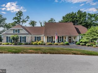 1 W Lawn Cir, Wormleysburg, PA 17043