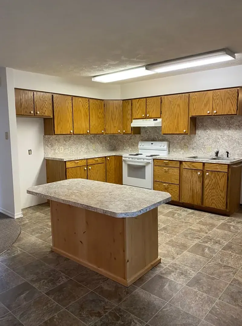 L134ER — Photo 3