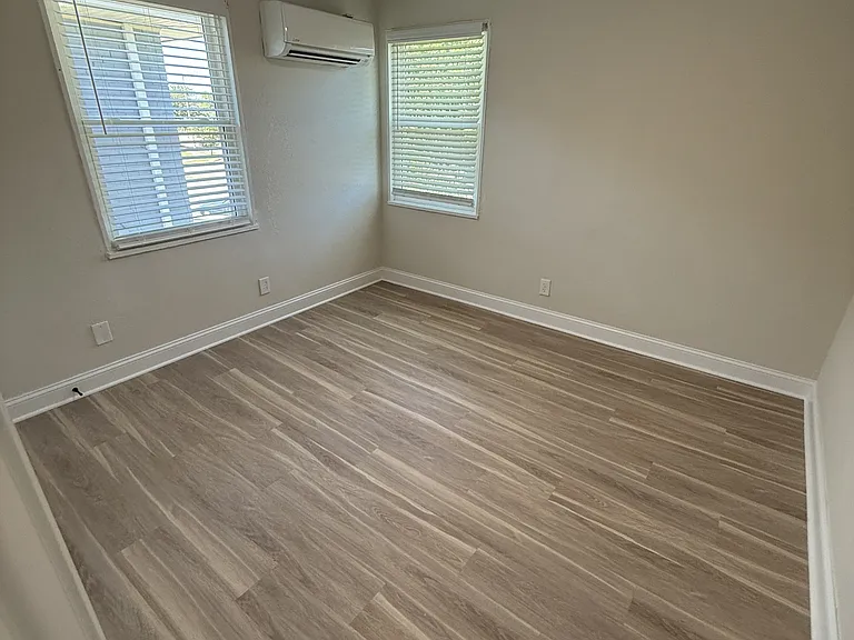 201 E Ocean View Aveunit #3 — Photo 5