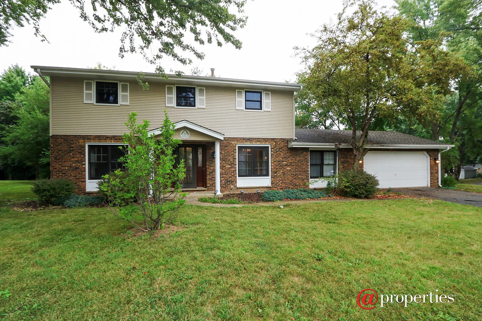 901 Highland Rd photo 1