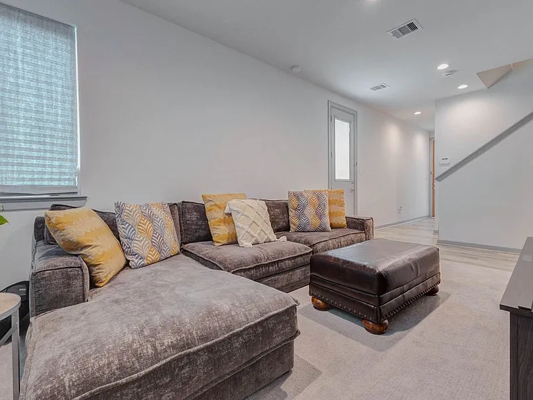 4502 Buck St — Photo 4