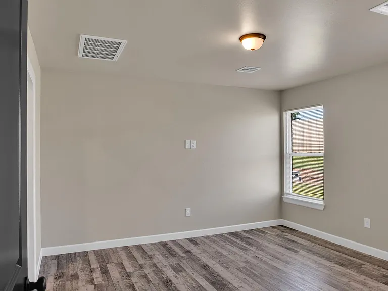 412 Lisa Cir — Photo 18