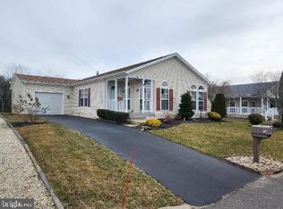 70 Oak Ridge Ln, Manahawkin, NJ 08050
