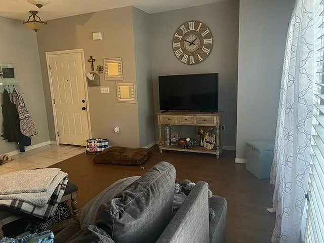 1501 Partin Dr N — Photo 3