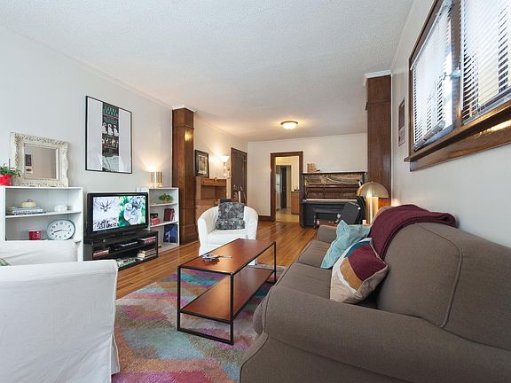 3rd image of 2408 Plymouth Ave N APT 1