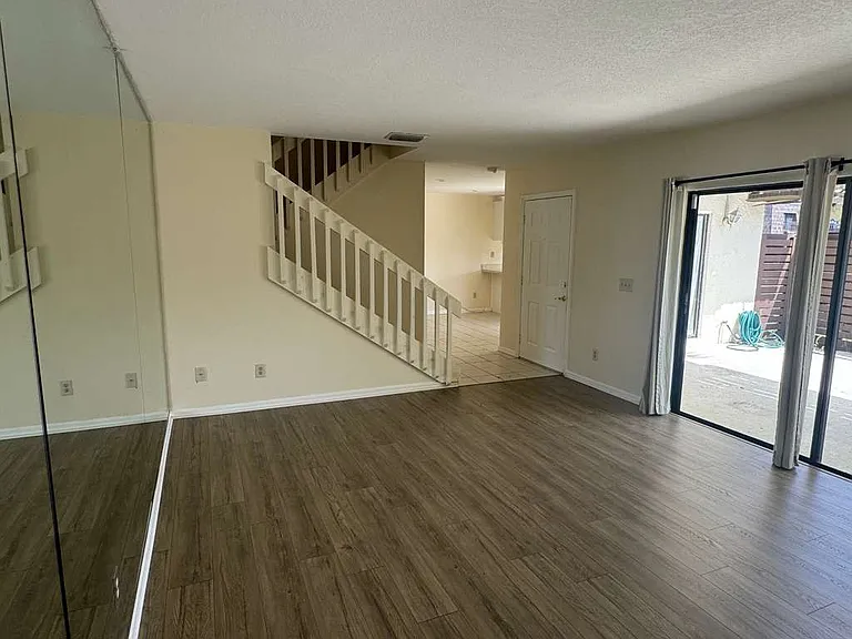 15233 W Pond Woods Dr #404 — Photo 3