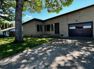 216 Crocker Ln, Eugene, OR 97404