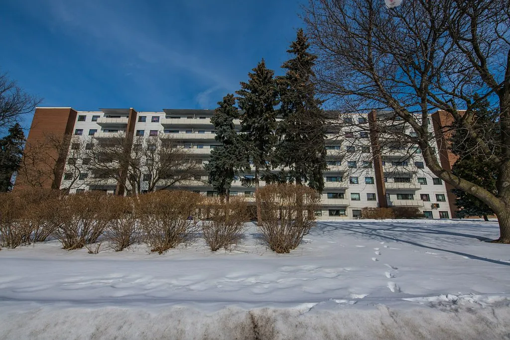 Building Photo - 1550 Lawrence Ave W #212