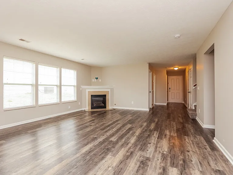 924 Grand Oak Dr — Photo 4