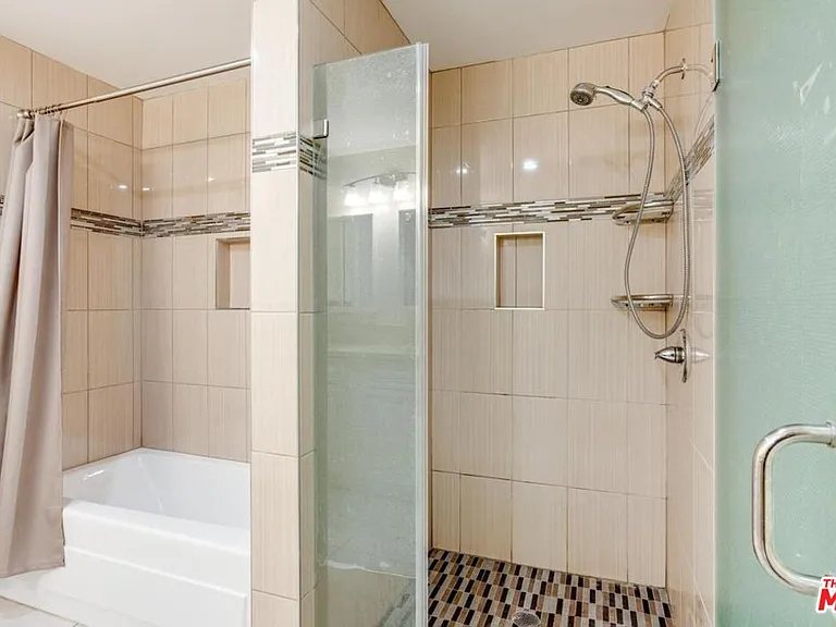 155 S Oxford Ave #506 — Photo 17