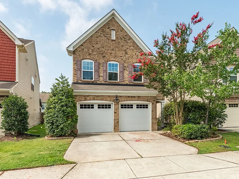 2084 Tanners Mill Dr — Photo 2