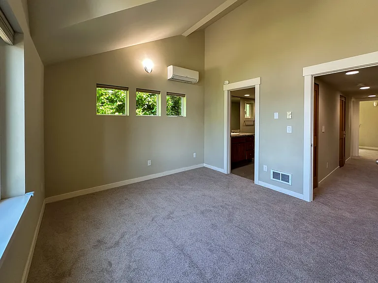 15 W Florentia St — Photo 11
