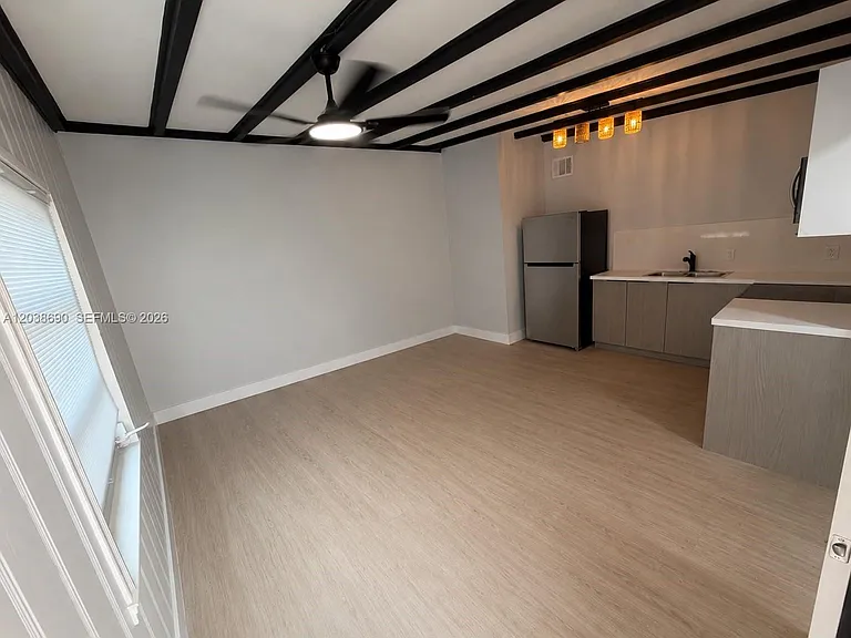 1111 N Victoria Park Rd #1-4 — Photo 2