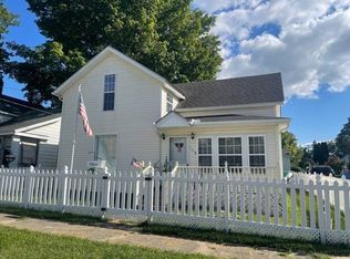 105 Walnut St, Lapaz, IN 46537