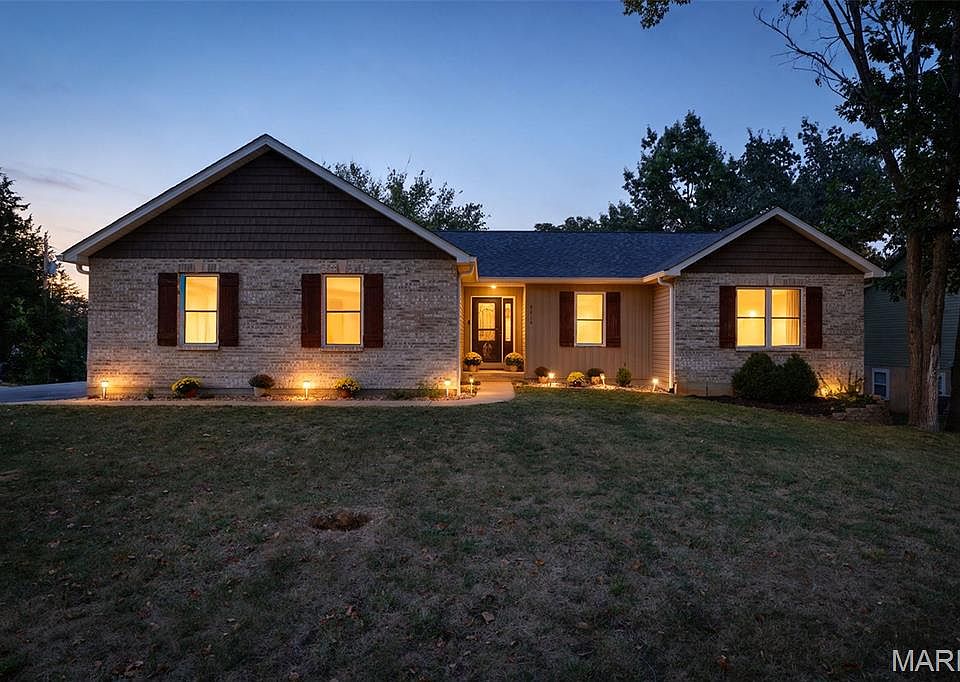 1st image of 9814 Ridgecrest Dr