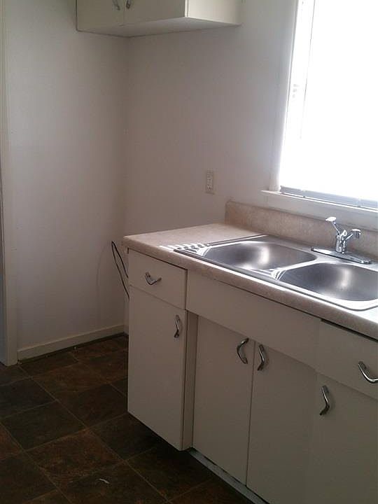 2nd image of 156 Ohio Cir