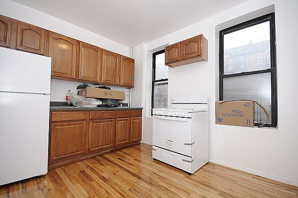 1st image of 944 42nd St APT D11