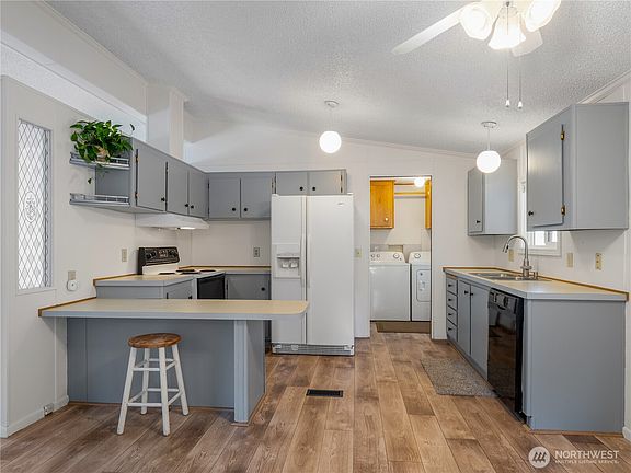 4th image of 3700 14th Avenue SE #119